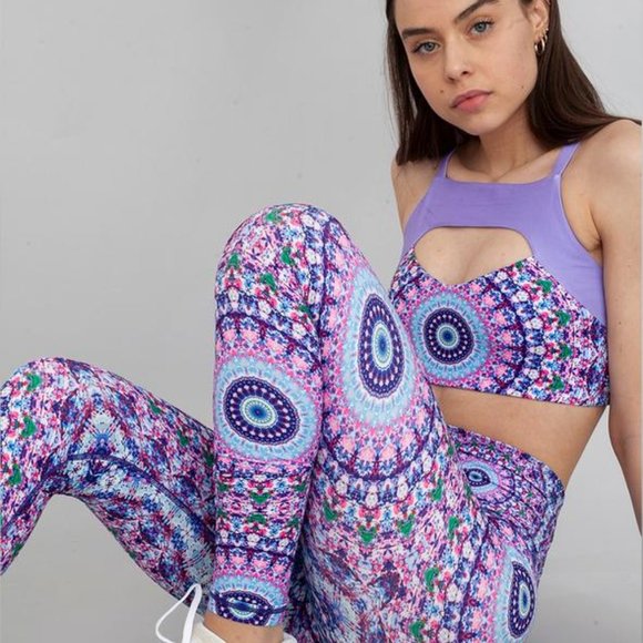 (NEW) Wolven Chakra Legging - Picture 5 of 7